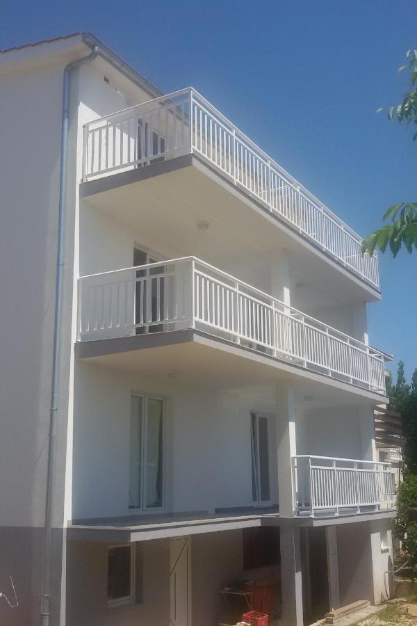 Apartments With A Parking Space Businci, Ciovo - 17207 Trogir Exterior photo